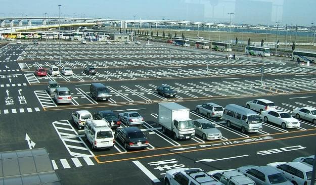 Airport Parking Safety Tips